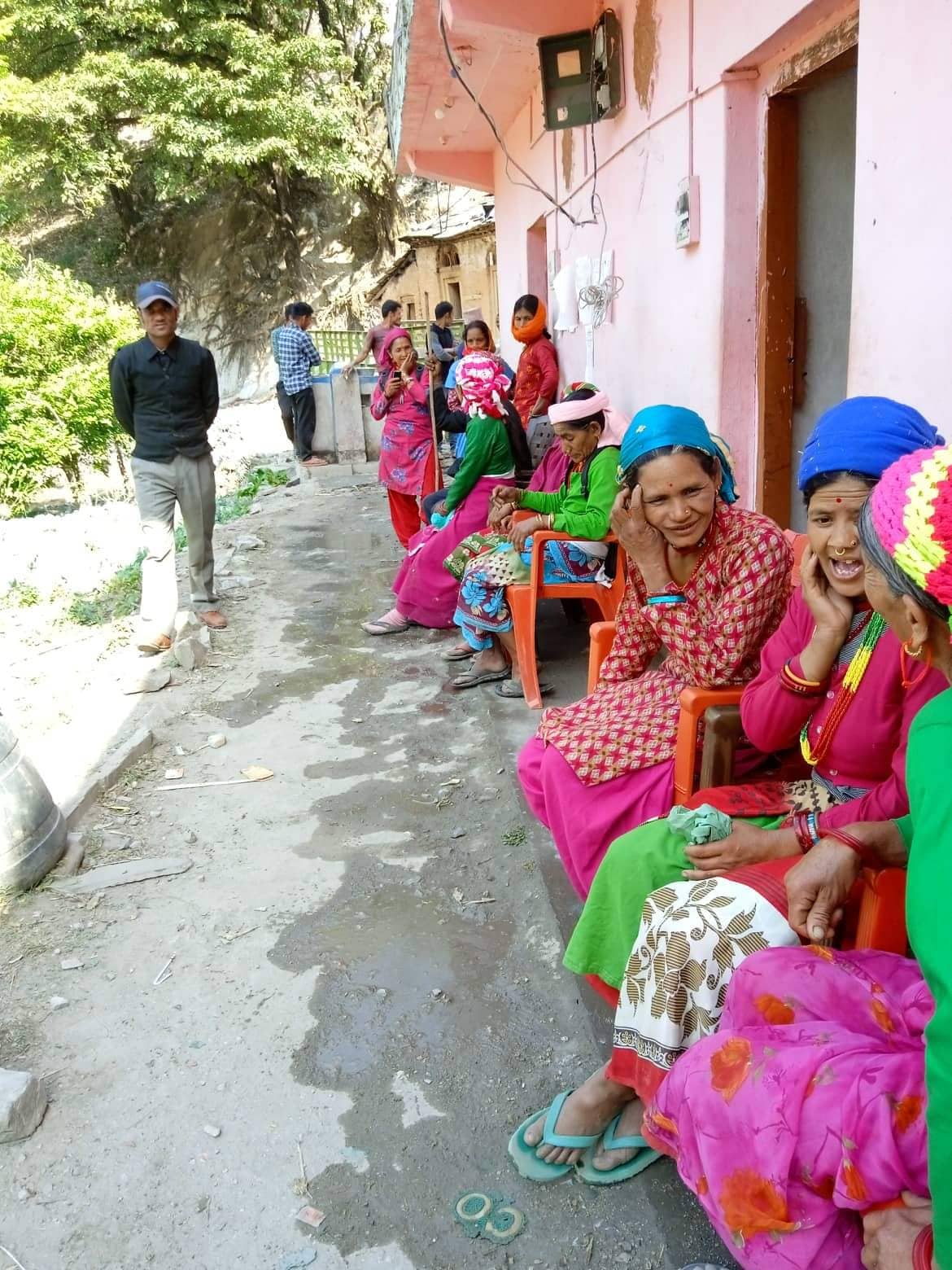 बैतडीमा राष्ट्रिय परिचय पत्र बनाउनेको भीड